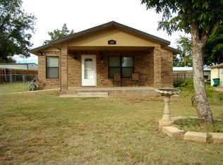 310 E Bank St, Iowa Park, TX 76367