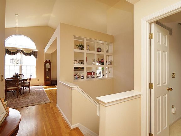 2nd image of 9587 Lake View Dr