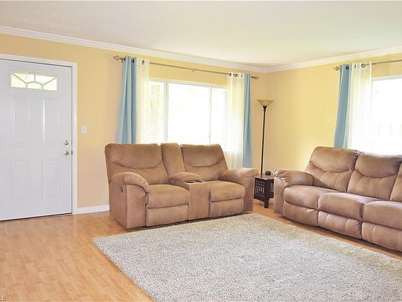 3rd image of 1253 Catherine Dr