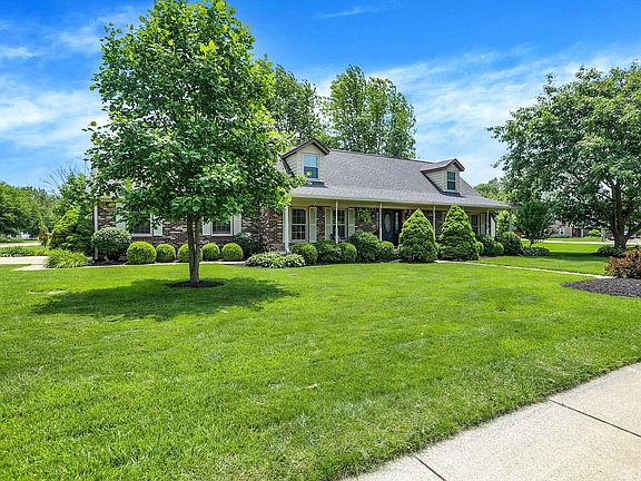 2nd image of 47 Oakwood Ct