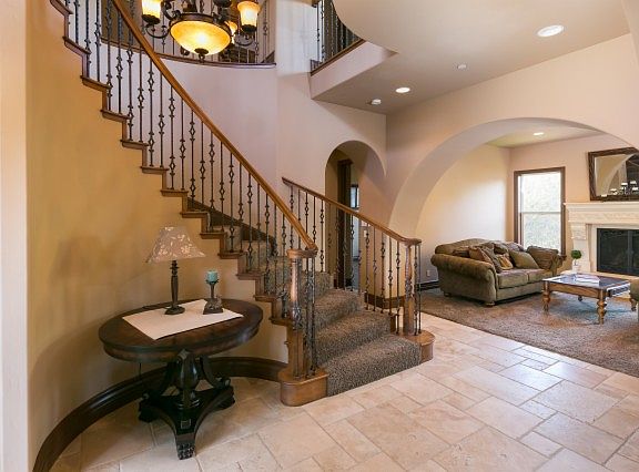 4th image of 623 Lakeridge Dr