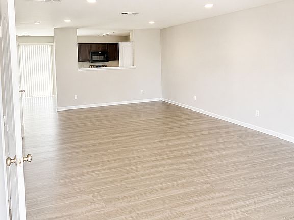 4th image of 18 Saint Augustine Way