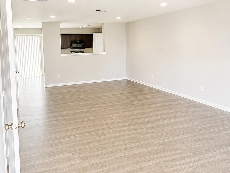 18 Saint Augustine Way — Photo 3