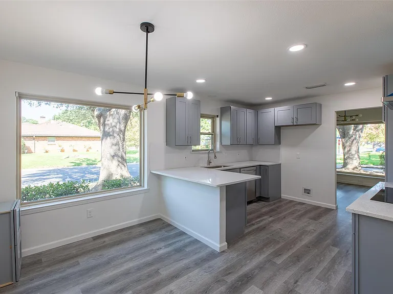918 Tulane Dr — Photo 17