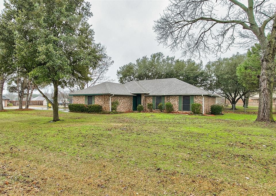 1st image of 2828 Whispering Creek Ln