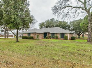 2828 Whispering Creek Ln, Burleson, TX 76028