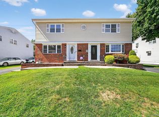 5 Hester Pl, Garnerville, NY 10923
