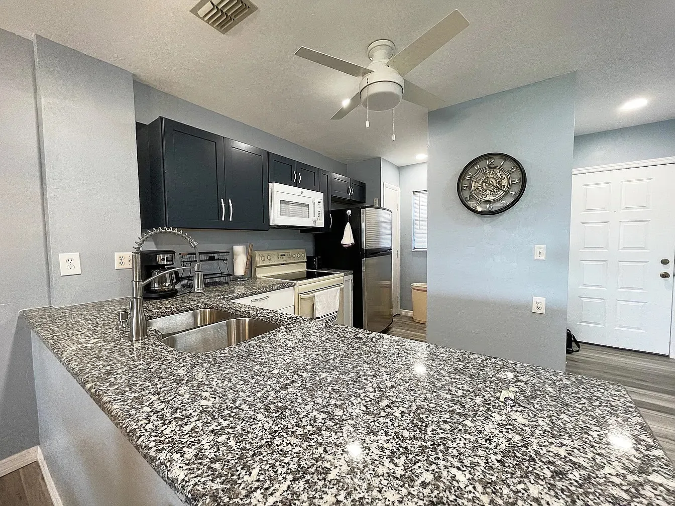 2 bed, 1008 sqft, $1,490 — Photo 4