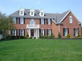 2842 Forest Lake Dr, Westlake, OH