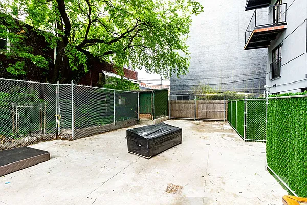 Rented by EXR | media 16