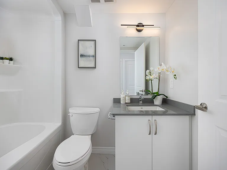 425 Watson Pkwy N — Photo 9