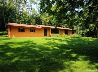 1256 Fun St SE, Lowell, MI 49331