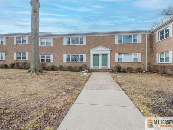 161 Evergreen Rd, Edison, NJ 08837