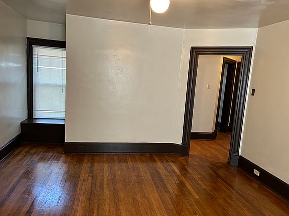 3rd image of 320 Euclid Ave