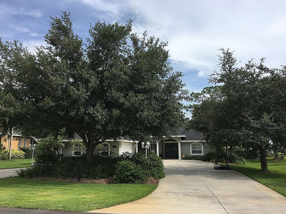 2nd image of 10 Meadowlake Dr