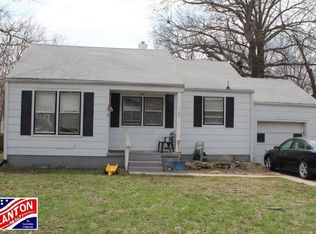 1109 Claflin Rd, Manhattan, KS 66502