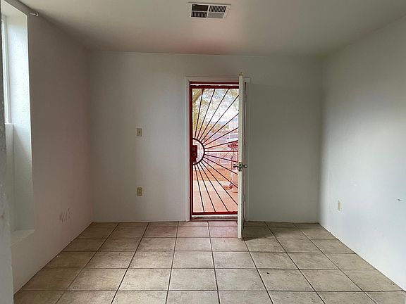 4th image of 1548 W McKinley St #1