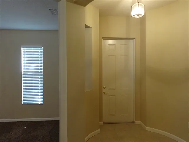 560 Loxley Ct — Photo 10