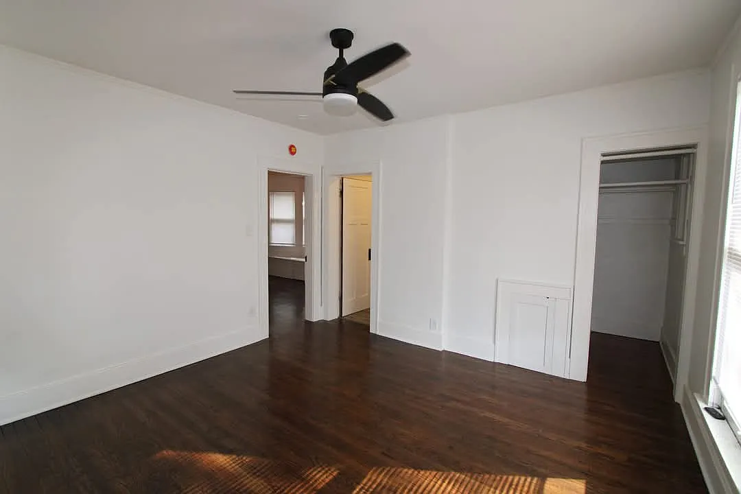 1020 25th St -6 Plex — Photo 4