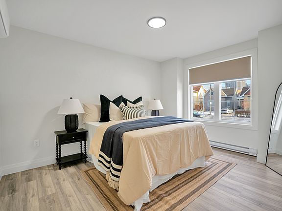 4th image of 515 Caron Ave #1
