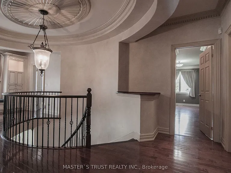 678 Saint Nicholas Ct — Photo 21