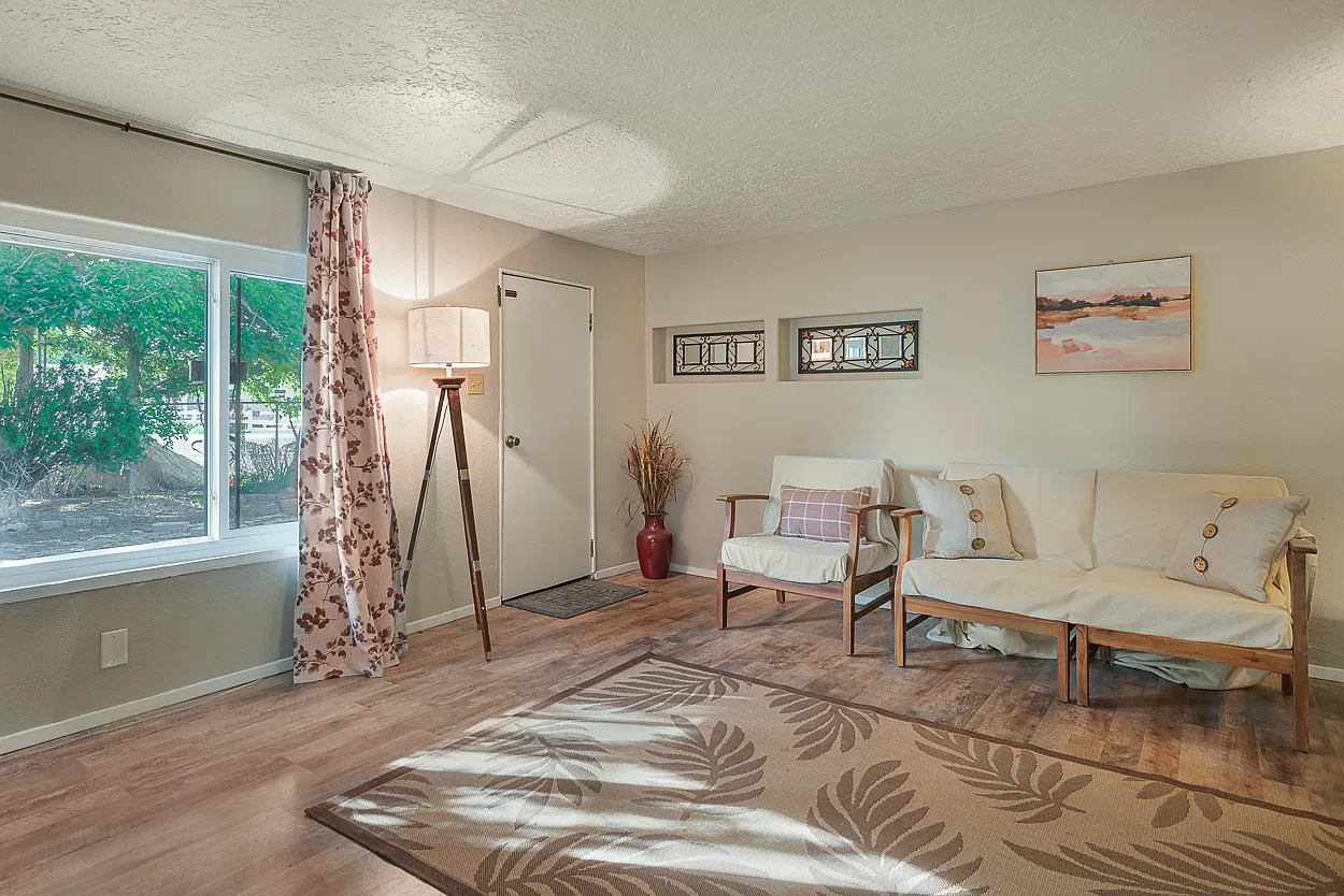 1384 New Mexico 313 - 1 — Photo 2