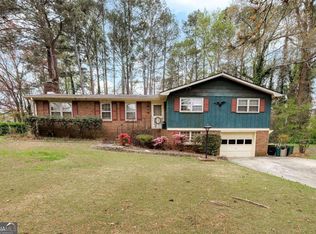 835 Castlewood Dr, Woodstock, GA 30189