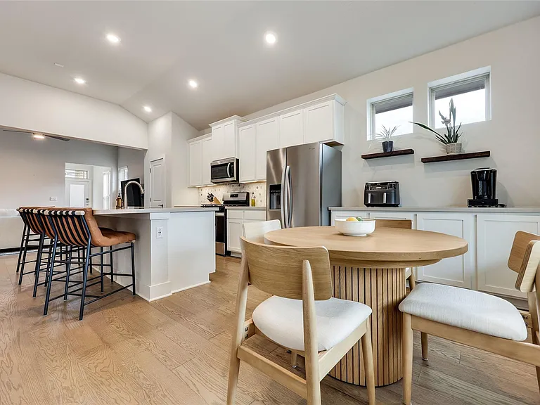 8608 McKamy Dr — Photo 10
