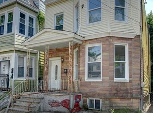 13 Dwight St, Jersey City, NJ 07305