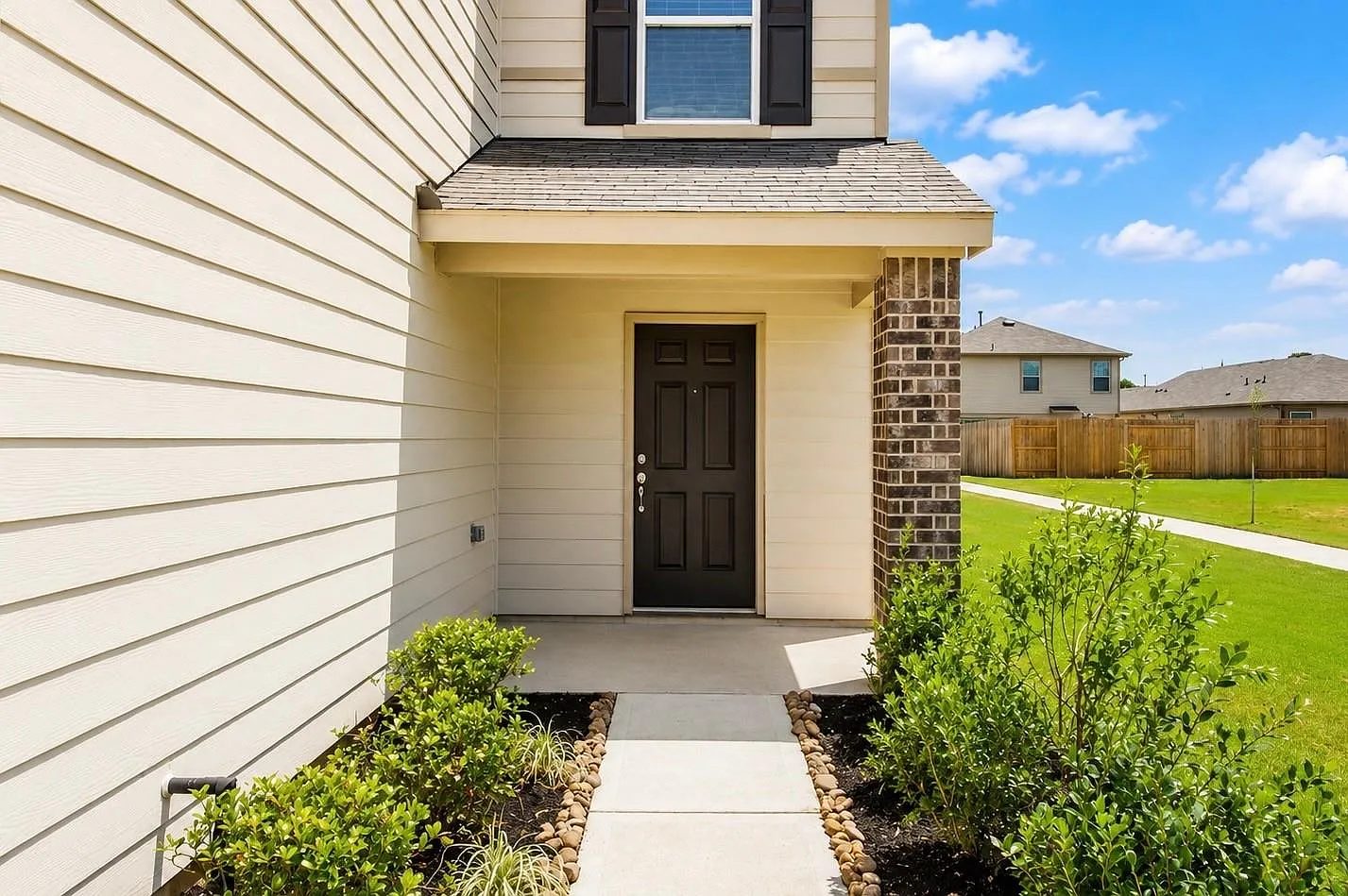 4 bed, 2.5 bath, 1908 sqft, $2,500 — Photo 3