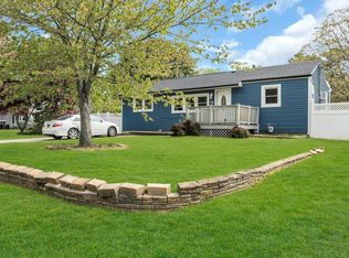 569 Oak Ave, Bohemia, NY 11716