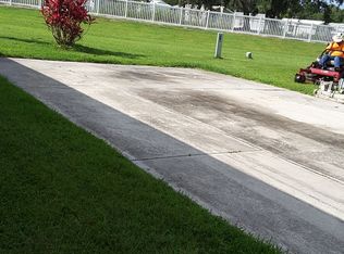 210 Crown Point Dr, Nokomis, FL 34275
