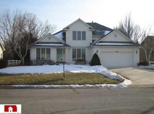 1827 E Countryview Dr, Derby, KS 67037