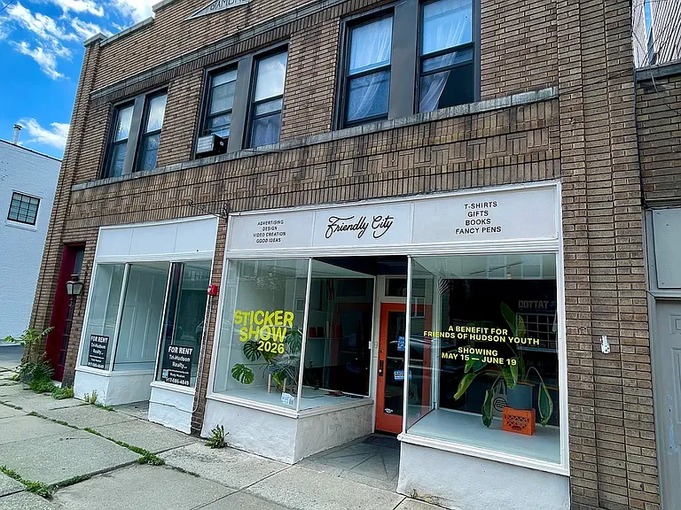 725 Warren St — Photo 10