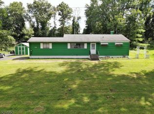 99 Arthur Dr, Parsippany, NJ 07054