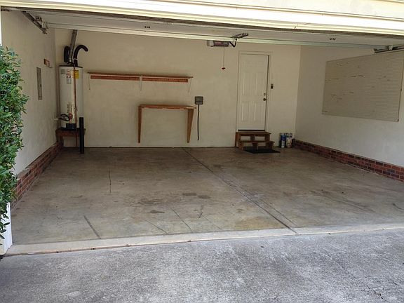2nd image of 133 Winghaven Ct