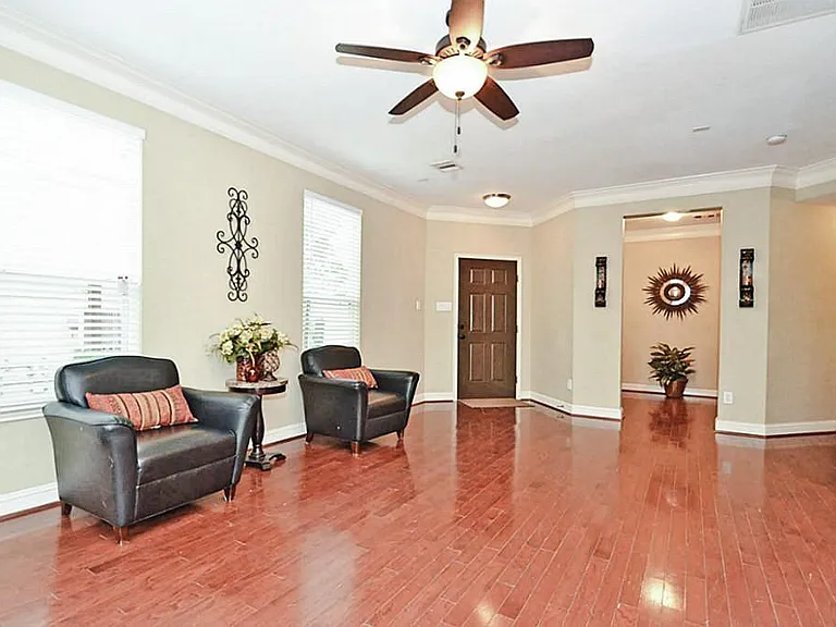 12225 Medina Lake Dr — Photo 4