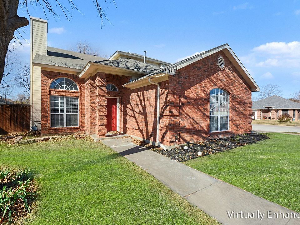 1st image of 2102 Ridgecliff Dr