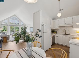 122 Ascot Ct APT B, Moraga, CA 94556