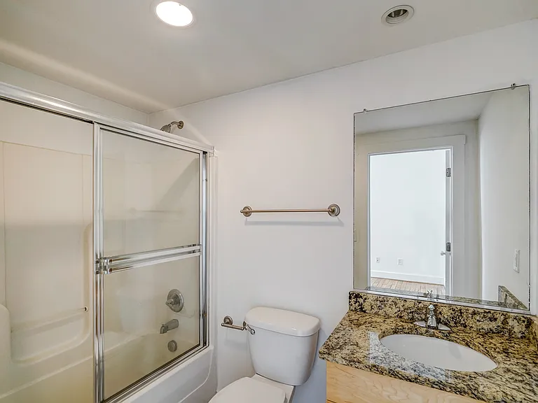141 E Wythe St — Photo 34