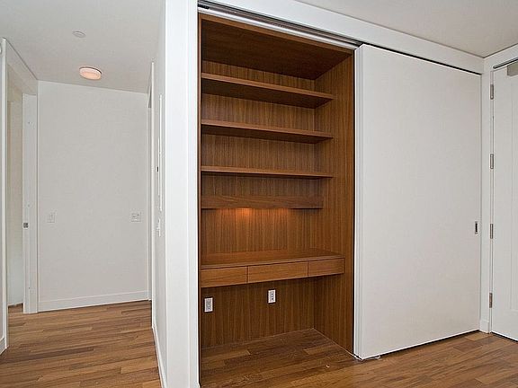 3rd image of 15 William St #33G