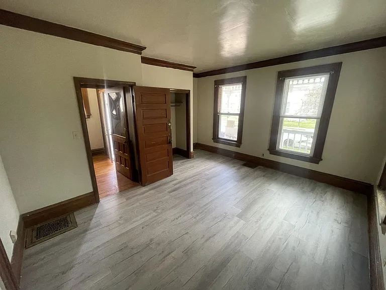 637 Franklin St — Photo 15