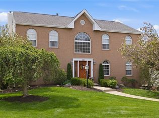 442 Shelbourne Dr, Pittsburgh, PA 15239