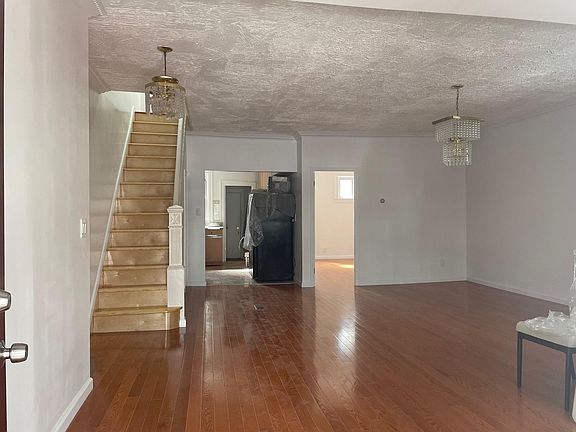 3rd image of 107-62 110th St