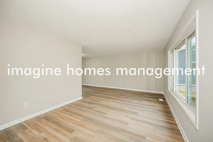 4 bed, 2.0 bath, 1846 sqft, $2,495 — Photo 4