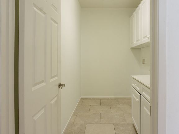 5th image of 42547 Camden Way