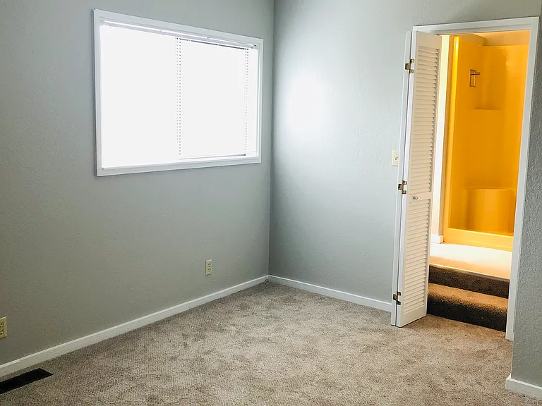 4426 Alice St — Photo 11