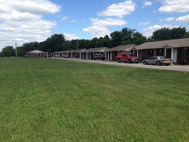 1st image of 360 Thompsonville Ln