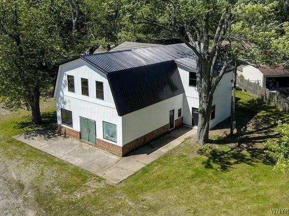 8261 Lake Shore Rd, Angola, NY 14006