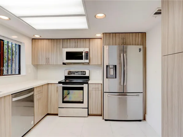 6460 NW 2nd St, Miami, FL 33126